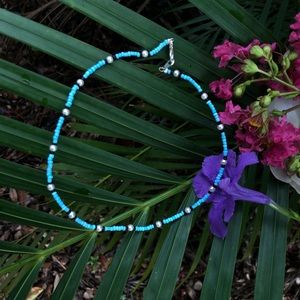 Super cute pearl and seed bead necklace!